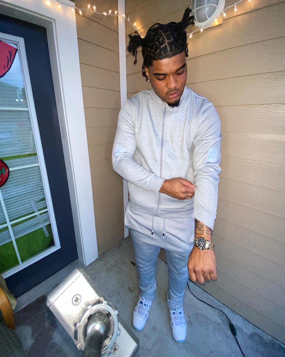 Capp_god's tweet photo. U get money ? Yo trap do #’s ? Gotta make sho u got sum solid niggas witchu dem hoes sweating same 1’s who use to dis u‼️you got shootas ready to wipe a nigga Nose ni …. U can’t fuck dat check up you gotta save sum buy dem p’s break em down wit yo days 1’s 💯🔋 #capplivesmatter https://t.co/TplKNf6QMF
