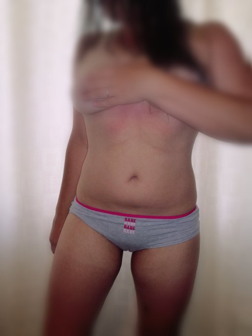 Last day of 2021 - good riddens...have a good new year everyone. #naughty #horny #brunettecreator #camgirl<a href="/tag/horny"class="tags"><span>#horny</span></a><a href="/tag/naughty"class="tags"><span>#naughty</span></a><a href="/tag/camgirl"class="tags"><span>#camgirl</span></a><a href="/tag/chaturbate"class="tags"><span>#chaturbate</span></a><a href="/tag/brunettecreator"class="tags"><span>#brunettecreator</span></a>
