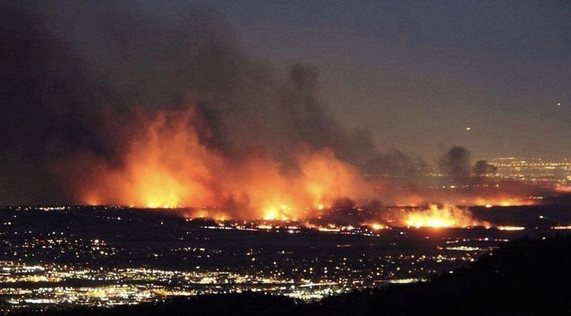 iaffkg's tweet photo. Hundreds of homes lost, entire subdivisions gone, the #MarshallFire has become the most destructive in #Colorado history. Devastating! https://t.co/NpzL366BoT