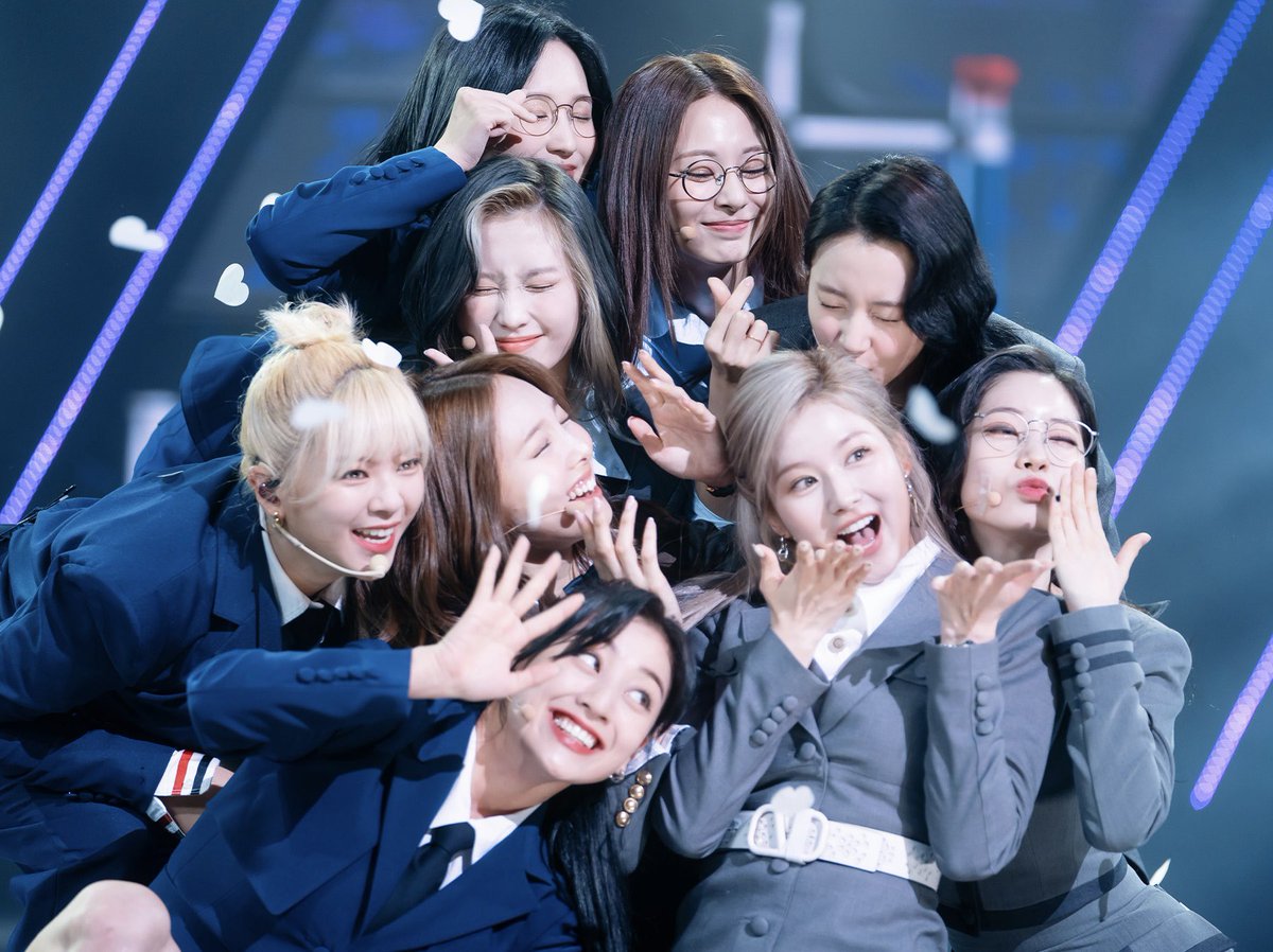 mdjcbht's tweet photo. Best of 2021 ✨💖 Thank you for being my comfort 🥺 I'll be with @JYPETWICE FOREVER 🍭😚 #TWICE best girls 🥰 https://t.co/yJEAxskeoP
