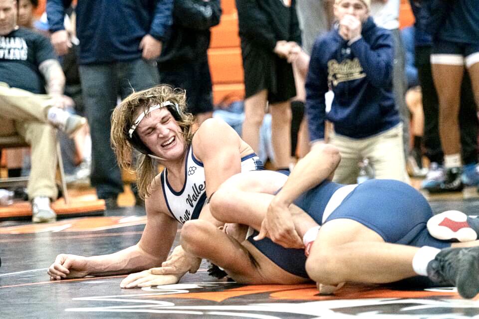 SVWrestling3's tweet photo. SV took First Place at The Phil Carbonetta Holiday Tournament! 12/30/21
@svvanguards @PennDelco @SunValleyHS                        📸 Tasha Holefelder https://t.co/FiXzSG8Q5H