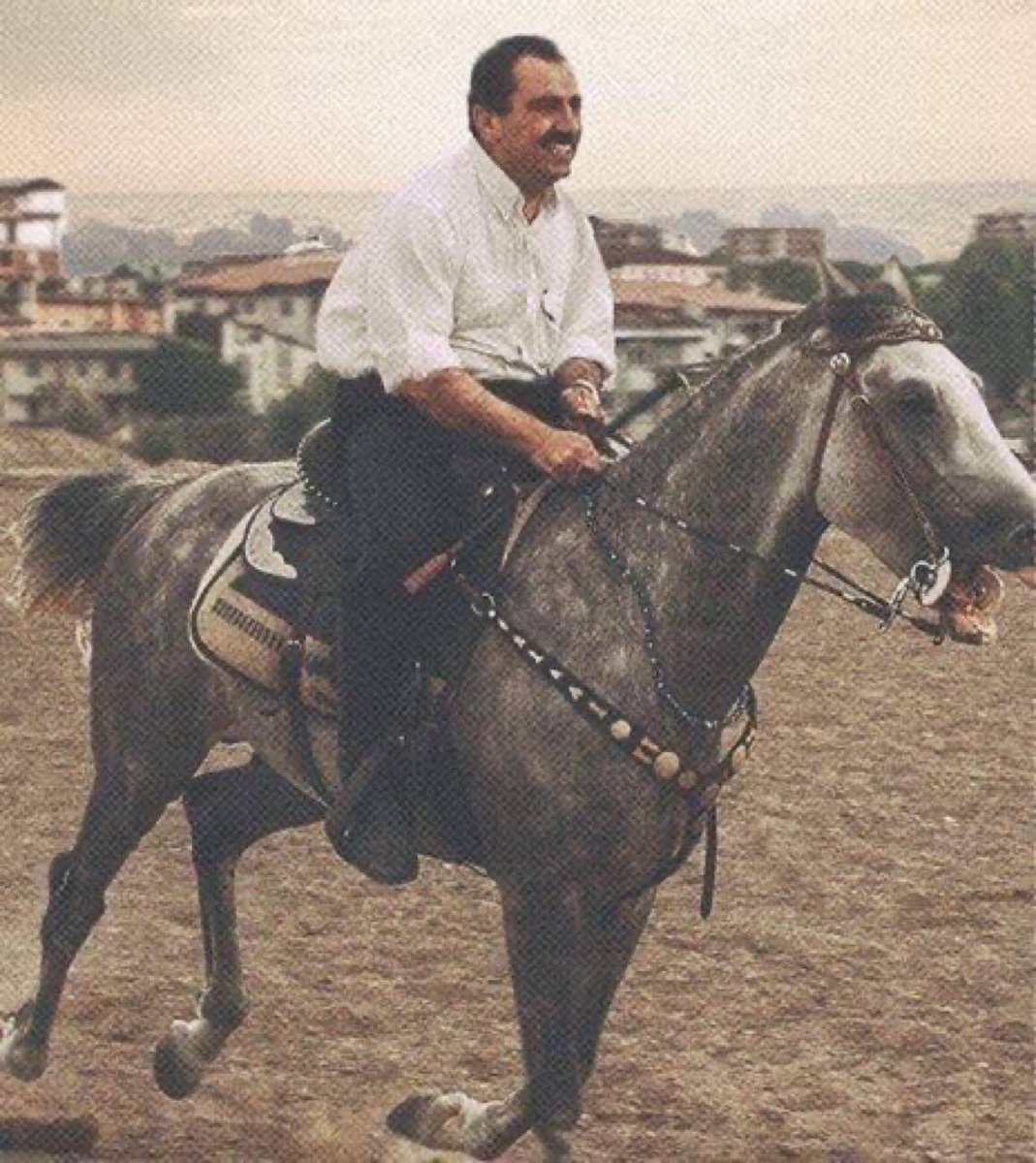 gokborudiyorki's tweet photo. Bazı adamlar toprağa değil, 
gönüllere gömülürler…

#MuhsinYazıcıoğlu https://t.co/fh7l5lk8Co