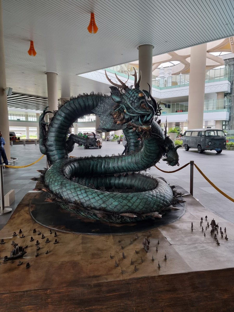 KakekHalal's tweet photo. Lihat patung Naga di Jogja mereka kebakaran jembut, tapi lihat Tugu Bambu Ngewe ditengah ibukota Negara, mereka bilang Karya Seni. https://t.co/SW4SH5vJr6