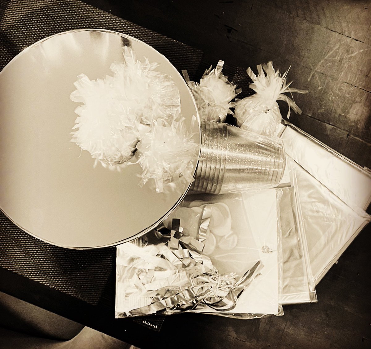 miemouUS's tweet image. Preparing for New Year’s Eve…

#newyearseve #prep #homewithfriends #newyearsparty #lifestyle #fashionl00t