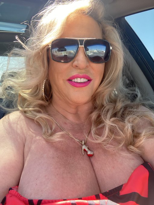 Goodnight and everybody have a great time but be safe. #EuropeDiChan  Happy holidays to everyone and<a href="/tag/europedichan"class="tags"><span>#europedichan</span></a>