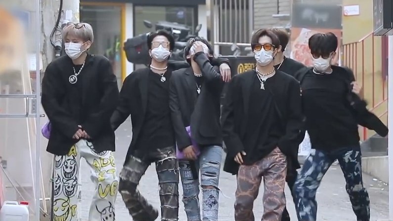 mythjeongwoox's tweet photo. พวกกไม่แก๊งหรอก พวกกแค่ชอบ c walk 🔥 https://t.co/B09ucg7rYP