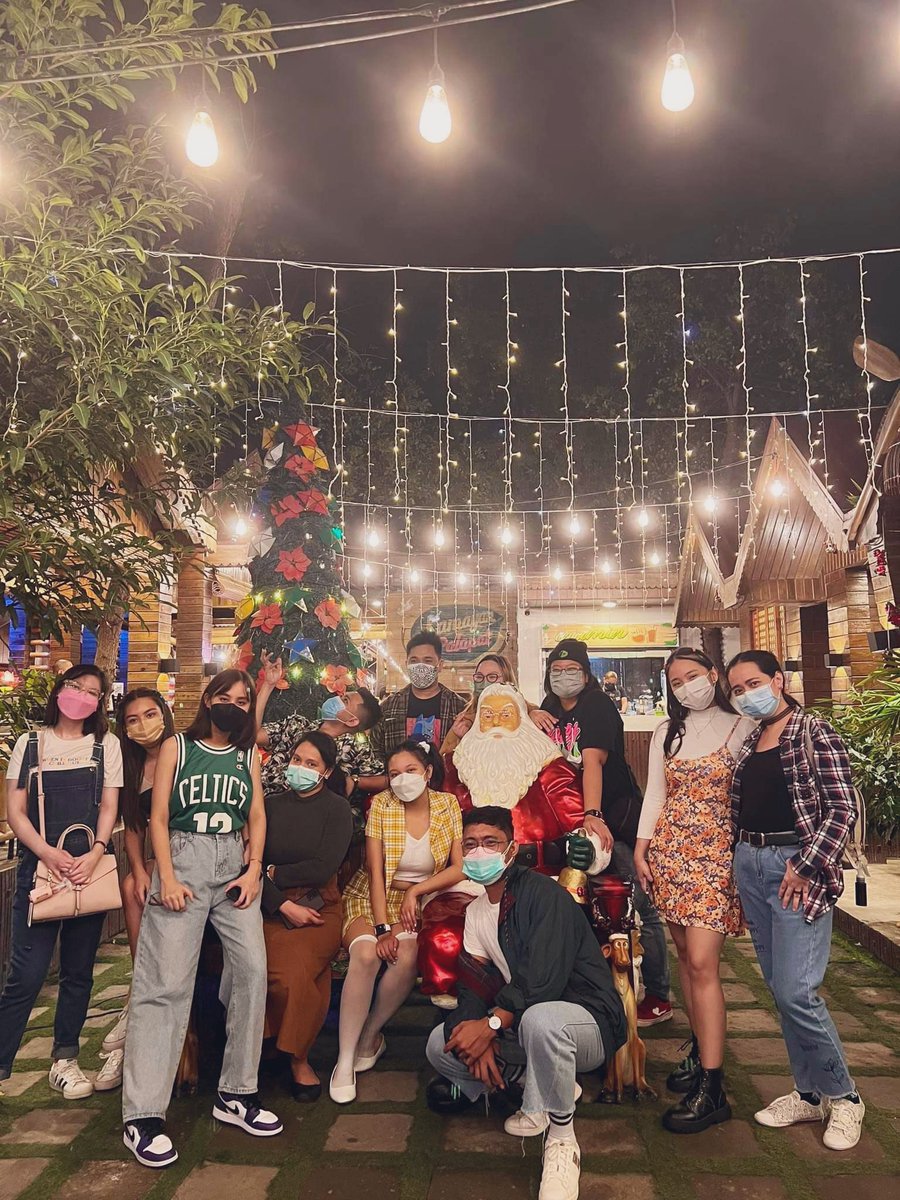 maraaawr's tweet photo. Happy Holidays and Happy New Year from the DCU fam! ❤️ Manifesting a more creative, fruitful, and productive year! Cheers to 2022! 🎊🍻
#Hello2022 #Loading2022 https://t.co/gxNfrhuTGU