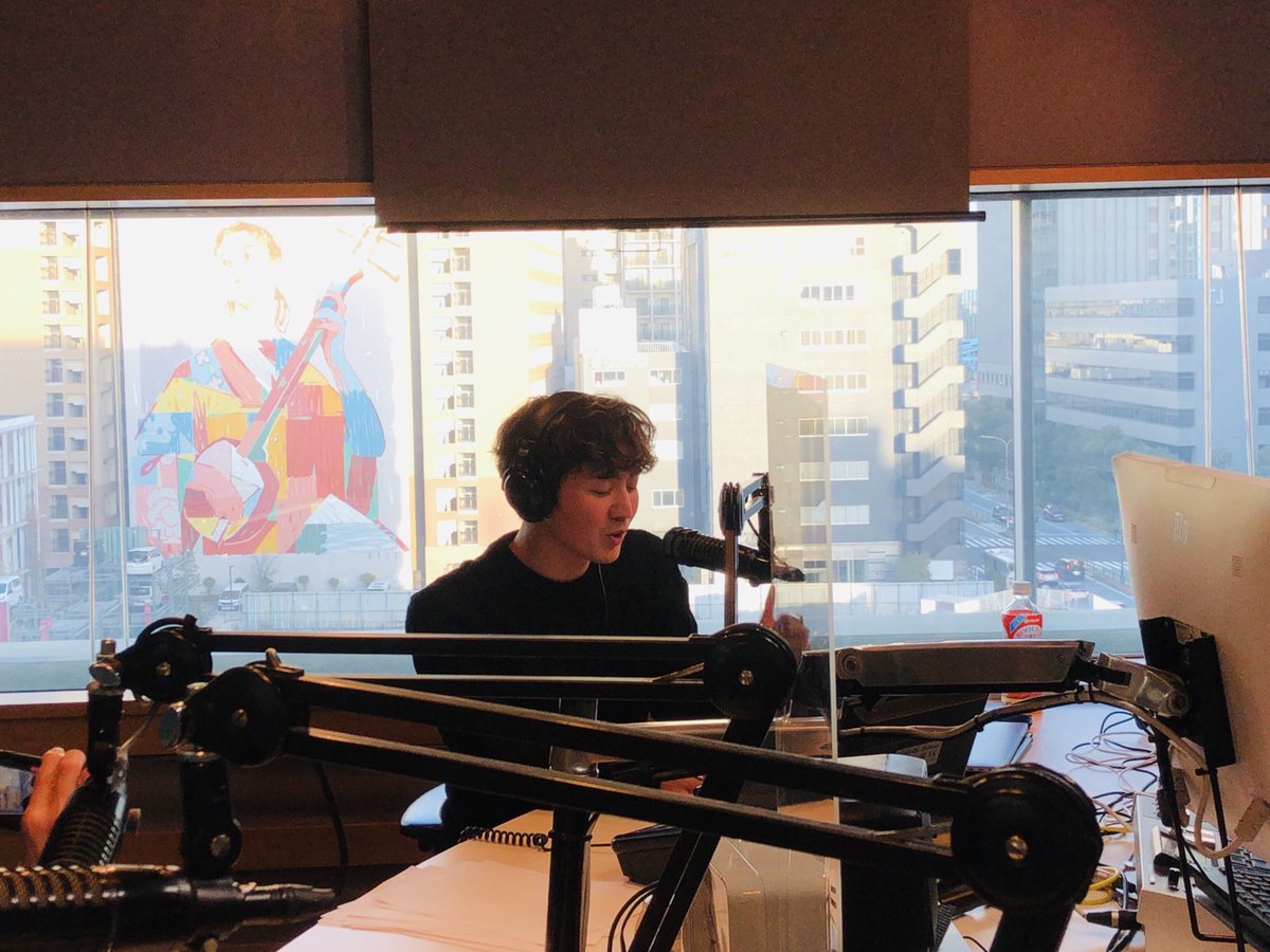 HIPHOPGREEN897's tweet photo. 最後に、#HOMEY のソロ曲も
スタジオLIVEでお届け🎤

♪ You Are / HOMEY

#hiphopg #interfm897 #radiko https://t.co/5ThbZjmwg2