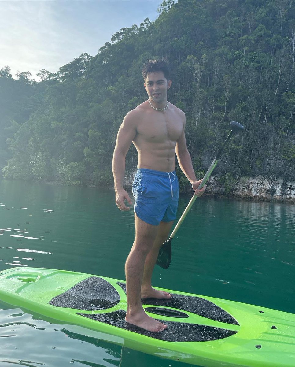 starvmonasterio's tweet photo. Tall, dark, dangerous. @derrrmonasterio https://t.co/uHR57UsNCO