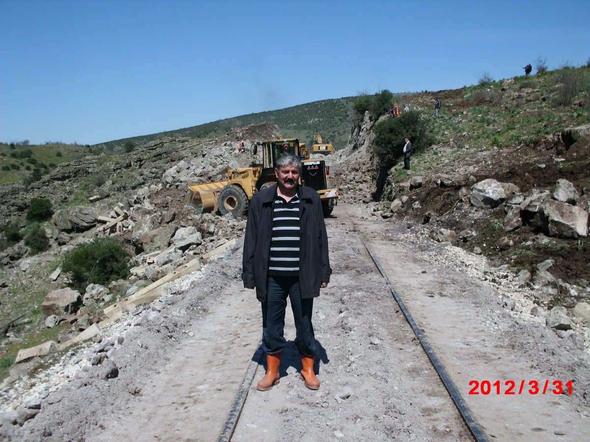 Acıların ve kayıpların olmadığı,kurumun duvarına tuğla koyabildiğimiz bir yıl olması dileğiyle.
Yeni yılınız kutlu olsun.