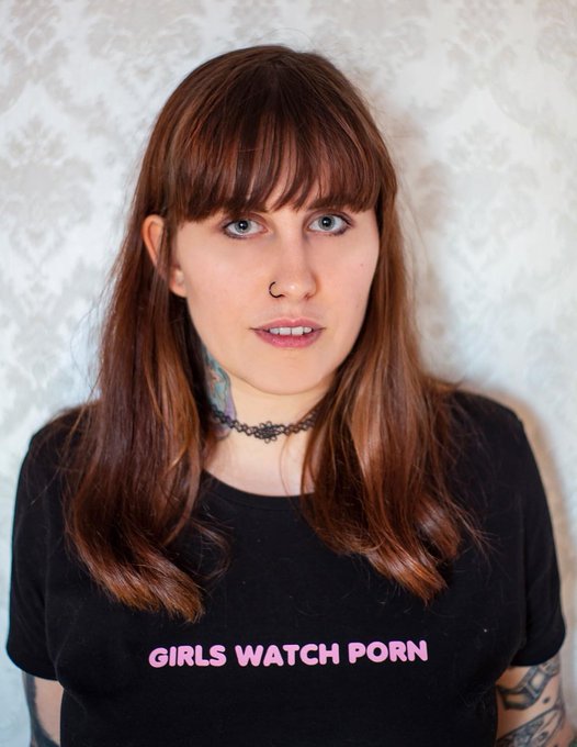 Today is the last day of the year, so I would like to show you an old photo. Girls * persons with vaginas