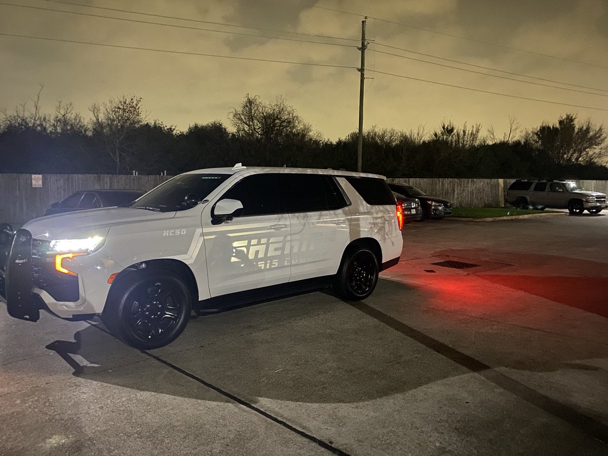 HCSO_PSSB's tweet photo. D5 Patrol Deputy Dunham did an awesome job identifying 2 Agg Robbery suspects who robbed a store at gun point. Assisted by D5 CRU and K9, both suspects were apprehended after a foot pursuit in the area of 11800 Grant Rd. @HCSO_D5Patrol @HCSOTexas @HCSO_K9. https://t.co/4g9Gasgj6T