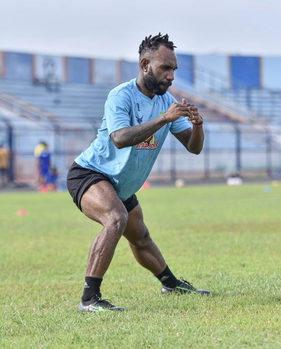 NeriusAlom's tweet photo. new session
•
•
•
#persela https://t.co/2I7pPFsuEE