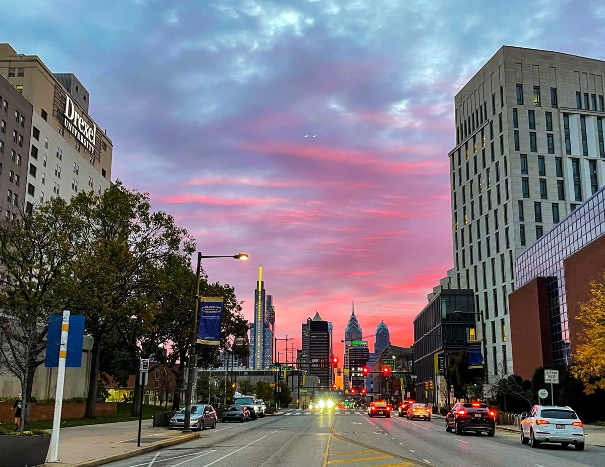 LeBow's tweet photo. A new year brings new opportunities, fresh starts and a chance to focus on what matters: YOU.

Make 2022 the year you make your passion your career and let yourself soar to new heights.

#lebow #focusonyou https://t.co/AIeWc5ko5D