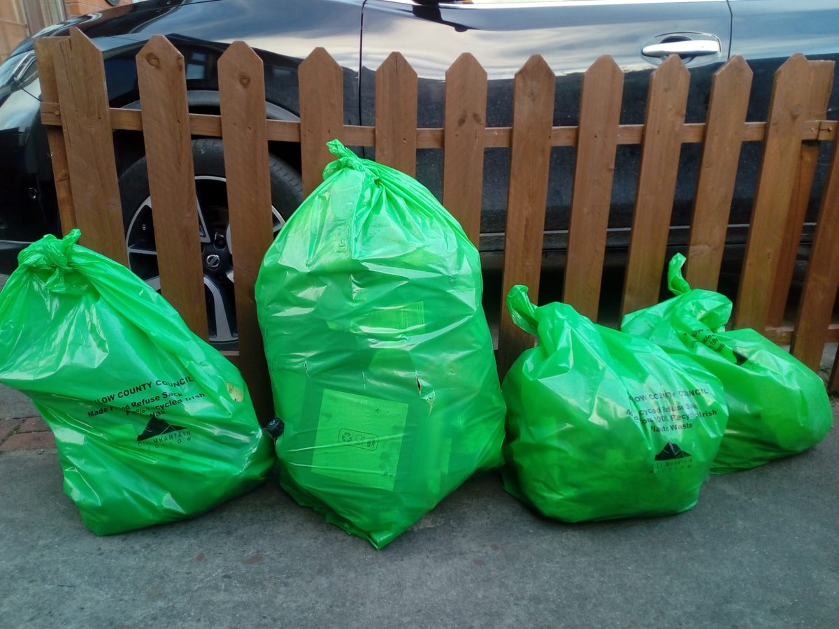 NationalSpringC's tweet photo. Take a look at @LourdaScott and Clean Coasts North Wicklow group who did a fantastic job cleaning up their local area together. Fantastic job to everyone ππ #SDGsIrl #SpringClean21 #Wicklow https://t.co/9giuRDpegC