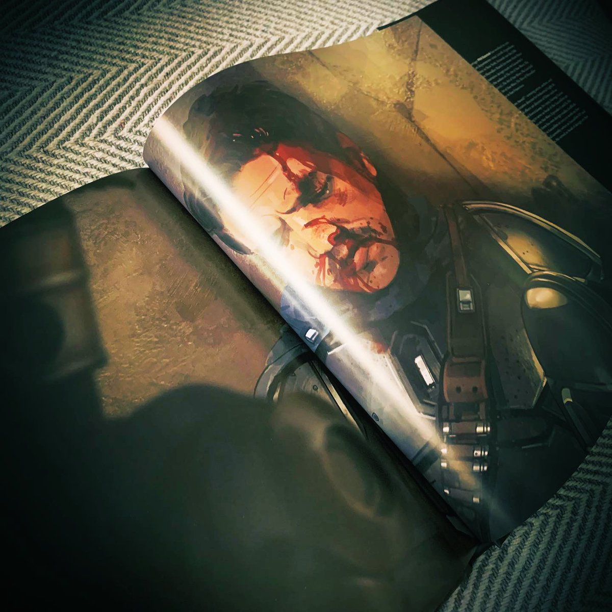 PikeCapt's tweet photo. NEW DELIVERY - The Art of Star Wars - The Mandalorian - I’ve been after this book for ages. #StarWars #TheMandalorian #Mandalorian #DisneyPlus @themandalorian https://t.co/JF57bsBNlE