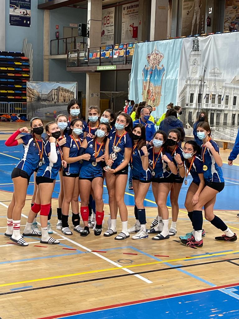 joan_club's tweet photo. COPA DE ESPAÑA GUADALAJARA 🇪🇸🏆
CAMPEONAS el infantil femenino CV Sant Joan d' Alacant
#cvsj #cvsantjoan #voleibol #copadeespaña https://t.co/4HKaNMNI65