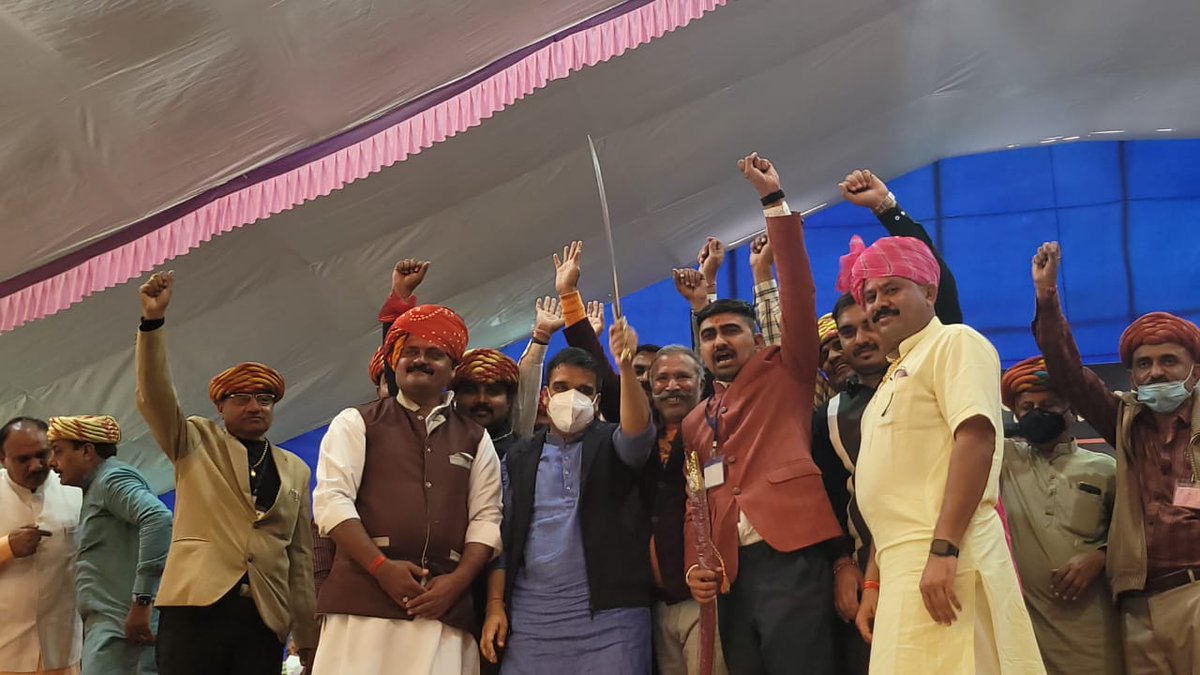 hakubhajamnagar's tweet photo. જામનગરના ધ્રોલ ખાતે ભુચર મોરી "શોર્ય કથા સપ્તાહ" નો સમાપન સમારોહ પ્રદેશ અધ્યક્ષશ્રી @CRPaatil સાહેબ અને રાજયના ગૃહમંત્રીશ્રી @sanghaviharshજીની વિશેષ ઉપસ્થિતિમાં યોજાયો હતો. https://t.co/dI43zozSlY