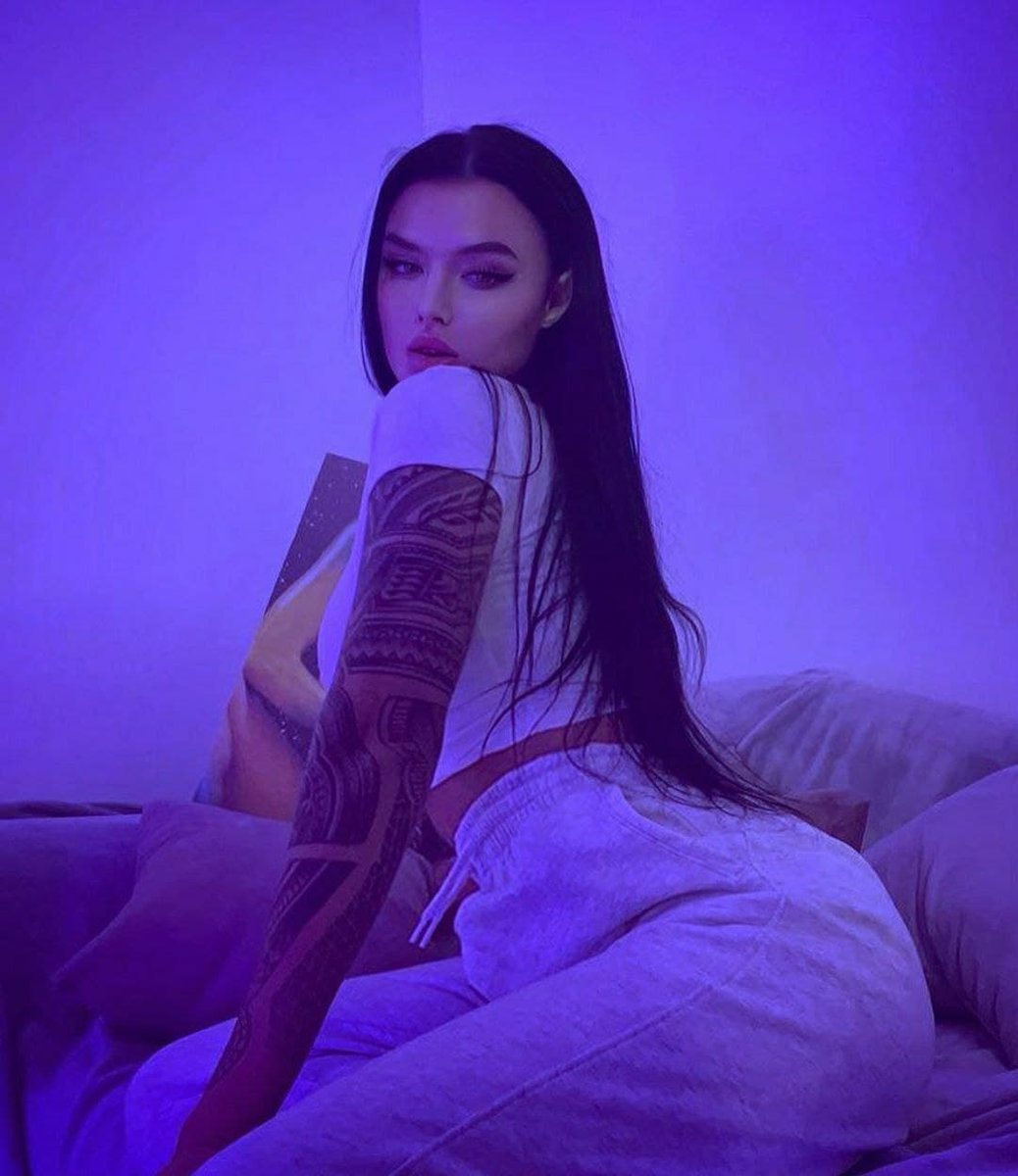FlashPantera's tweet photo. #cute #model #pretty #tattoo #piercing #longhair #pussy #kitty #Passion #girl #Pantera #hot #amazing https://t.co/aLx9ylo8YF