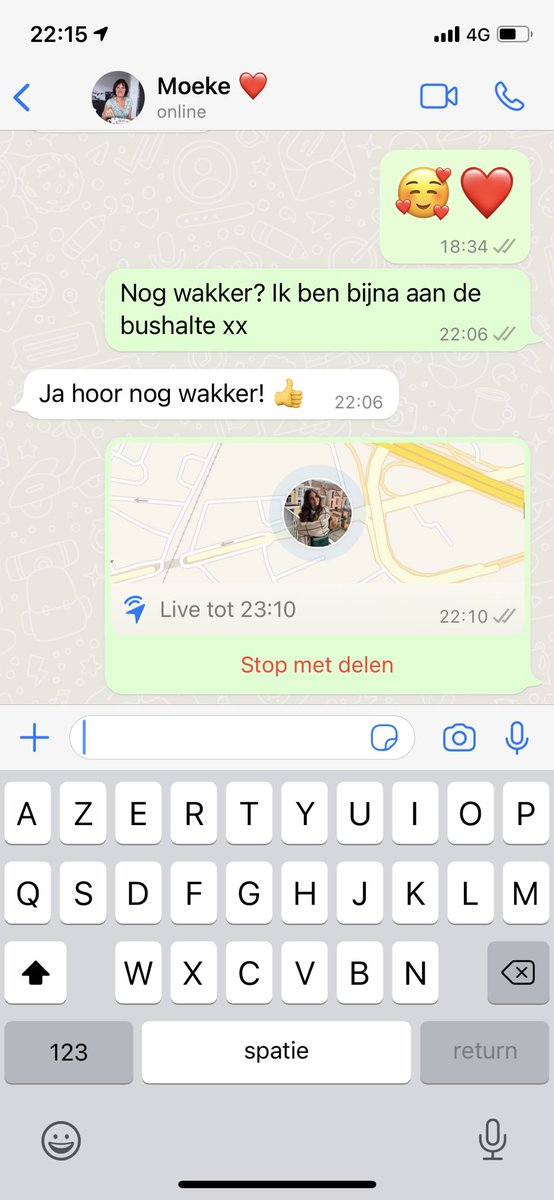 bethlizzzy's tweet photo. Als vrouw alleen in’t donker naar huis wandelen starter pack 🥰 https://t.co/p6tN95Bdun