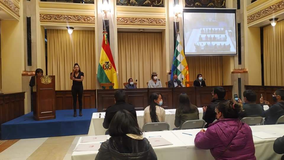 ConalpedisBol's tweet photo. Socialización del Proyecto de Ley Municipal Autonómica de Uso de la #LSB para personas con Discapacidad Auditiva, propuesta por la Concejal Municipal Eliana Paco para el Municipio de La Paz.
#laspersonascondiscapacidadestamossaliendoadelante 
#conalpedisbolivia https://t.co/kdvZlQquLh
