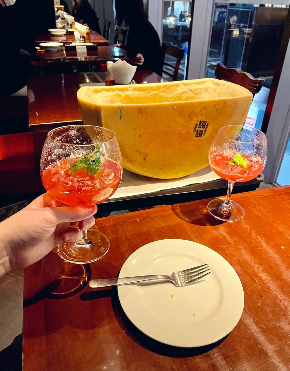 AbroadInJapan's tweet photo. Celebrating the New Year with my girlfriend!
Who happens to be a massive block of cheese. https://t.co/cvsF86MOHI