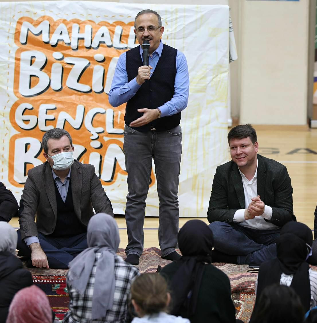 akgenclikizmir's tweet photo. 📍 Bergama

İl Başkanımız @KSurekli'nin katılımlarıyla Bergama ilçemizde "Mahalle Bizim Gençlik Bizim" buluşmamızda bir araya geldik.

Mahallelerimizde, genç arkadaşlarımız ile buluşmaya devam ediyoruz. 

#Hedef2023 https://t.co/hDVlcK5fnp