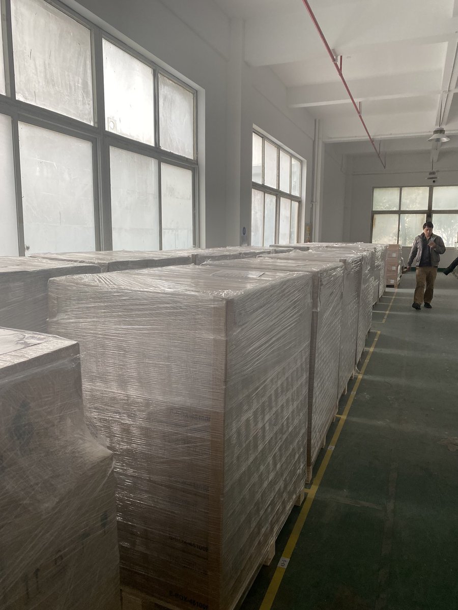 JoyceChengVS's tweet photo. Lithium-ion batteries for home energy storage, a perfect addition to your solar power system. #solarpower #renewableenergy #NetZeroBy2050 #pytes #lithiumbattery #solarbattery #energystorage https://t.co/RLukikQY8I