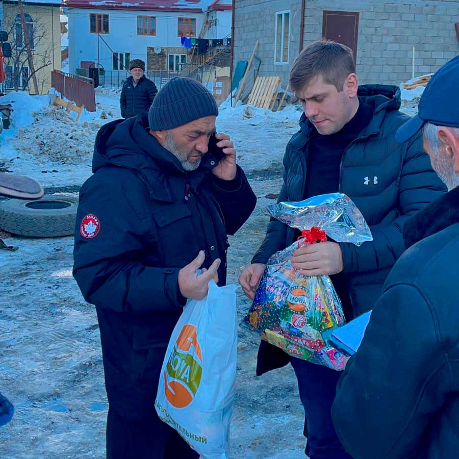 prescunta's tweet photo. В преддверии Нового года в Цунтинский район поступила очередная партия продуктов первой необходимости для малоимущих семей, организованная благотворительным фондом «НОВА» от Сулеймана Керимов��.

https://t.co/cHEWfjmsWB https://t.co/h3TmpIhvNU