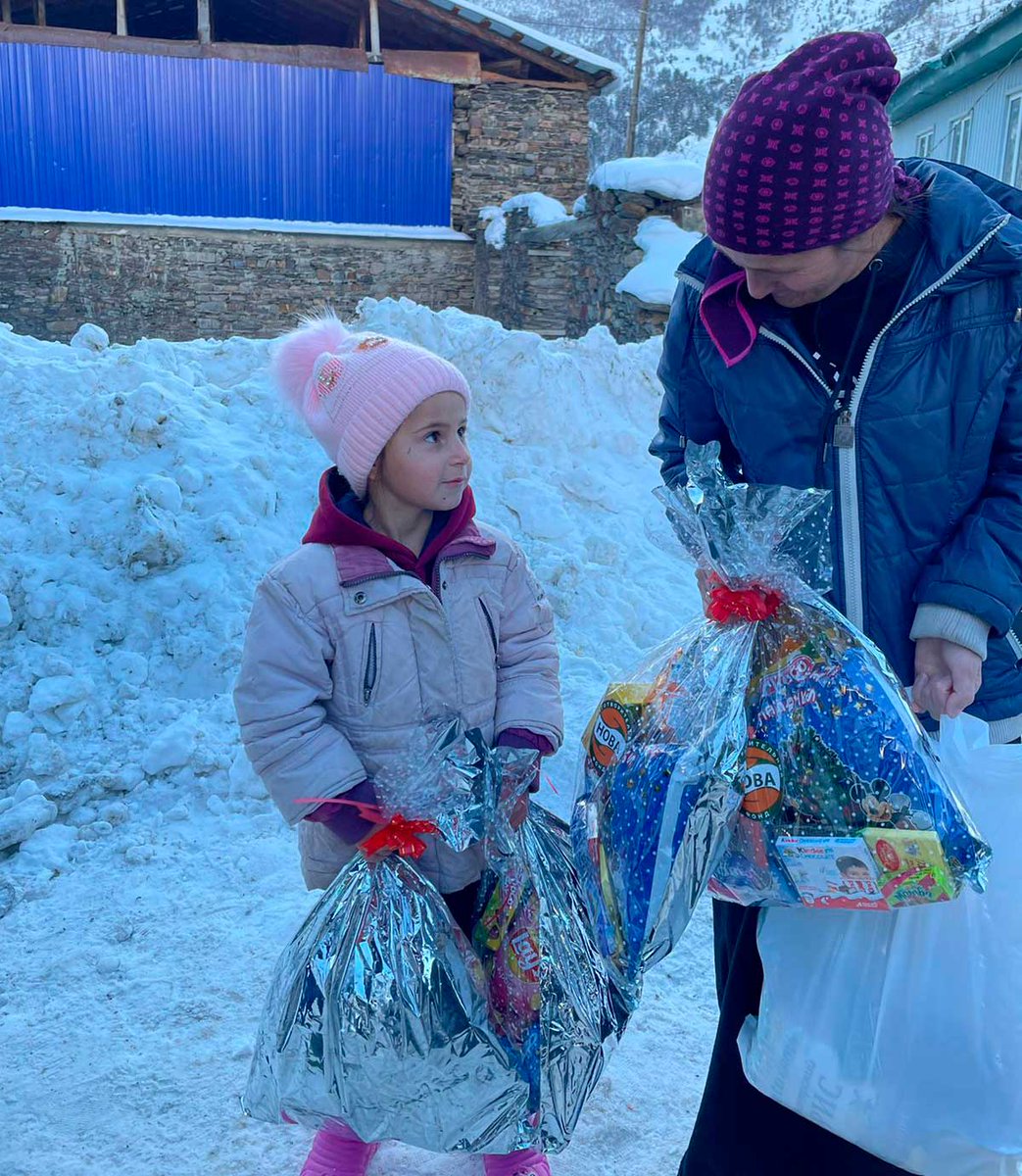 prescunta's tweet photo. В преддверии Нового года в Цунтинский район поступила очередная партия продуктов первой необходимости для малоимущих семей, организованная благотворительным фондом «НОВА» от Сулеймана Керимов��.

https://t.co/cHEWfjmsWB https://t.co/h3TmpIhvNU