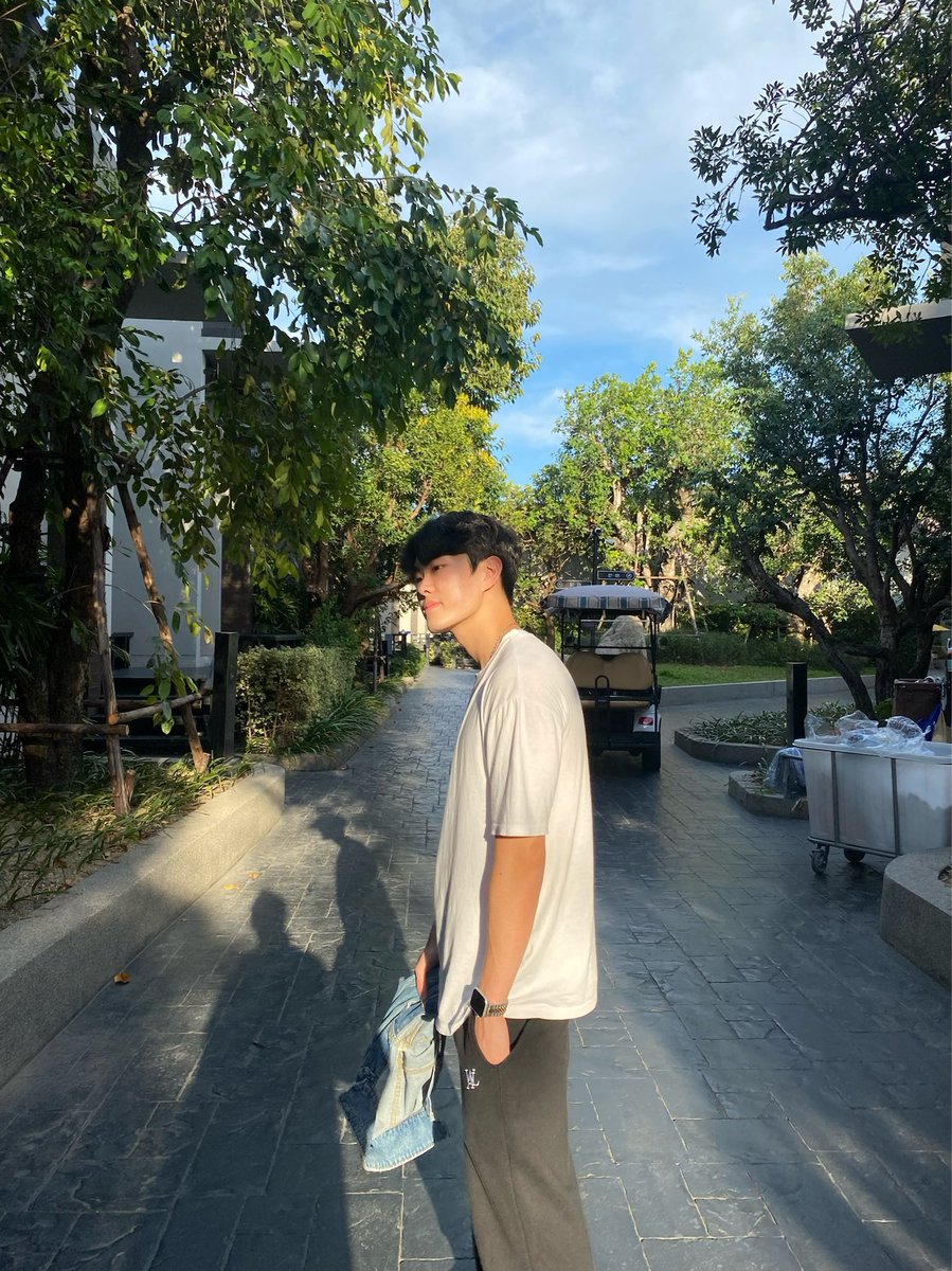 dwayne_yeo's tweet photo. Bye 2021🤚
#BYE2021 #Thailand https://t.co/wx18DNO7uH