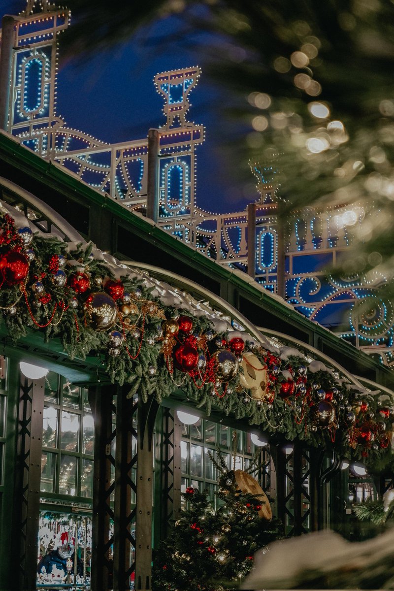 Sergey57kazakov's tweet photo. С наступающим новым годом🎄🎅

📍 Тверская Площадь, Москва.

Instagram: https://t.co/Ryb3x0uyQM https://t.co/1UUhZOOTyy https://t.co/R8F87szfmc