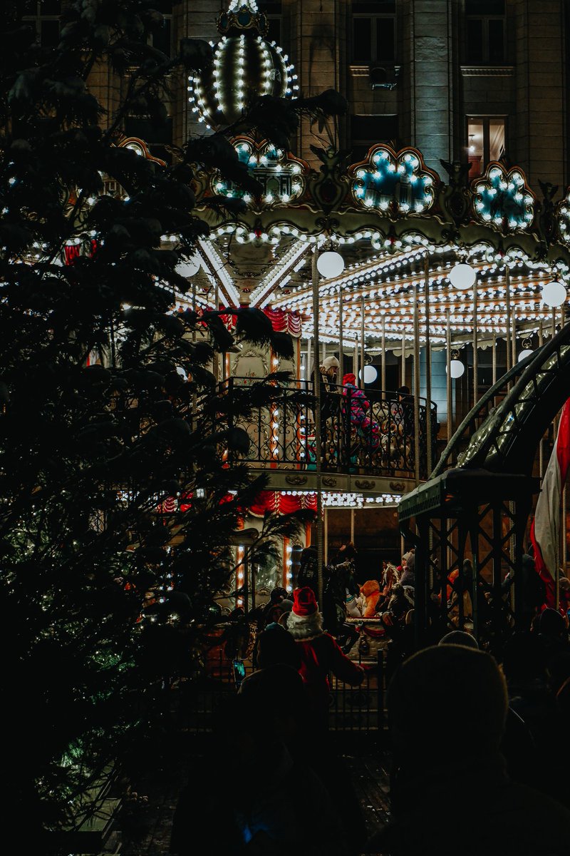 Sergey57kazakov's tweet photo. С наступающим новым годом🎄🎅

📍 Тверская Площадь, Москва.

Instagram: https://t.co/Ryb3x0uyQM https://t.co/1UUhZOOTyy https://t.co/R8F87szfmc