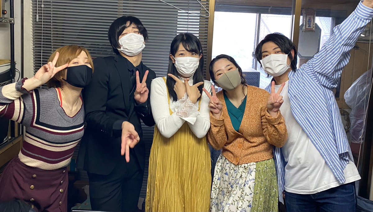 rin1024rin's tweet photo. 【2021年ざっくり振り返り】
○1月 #平和だよー
同年代の共演者の方々と、幼馴染のような時間を過ごさせてもらった作品☺️
麻雀ルール覚えたり牌に慣れたりが懐かしい〜🀄️
○2月 #phph 映像発売
百圓紙幣の成立ちを演じられるとは♪
撮影での、一発勝負だぞとバトンを繋いだヒリヒリ感が楽しかったな〜 https://t.co/FB6uOjSywW