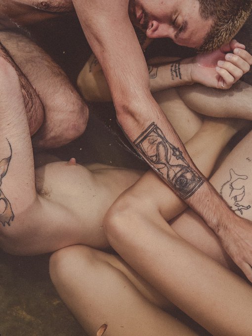 Wanna spend the NEW YEARS EVE with some openminded people, in London, maybe taking some images or videos<a href="/tag/girl"class="tags"><span>#girl</span></a><a href="/tag/party"class="tags"><span>#party</span></a><a href="/tag/women"class="tags"><span>#women</span></a><a href="/tag/couple"class="tags"><span>#couple</span></a><a href="/tag/naked"class="tags"><span>#naked</span></a><a href="/tag/nude"class="tags"><span>#nude</span></a><a href="/tag/male"class="tags"><span>#male</span></a>