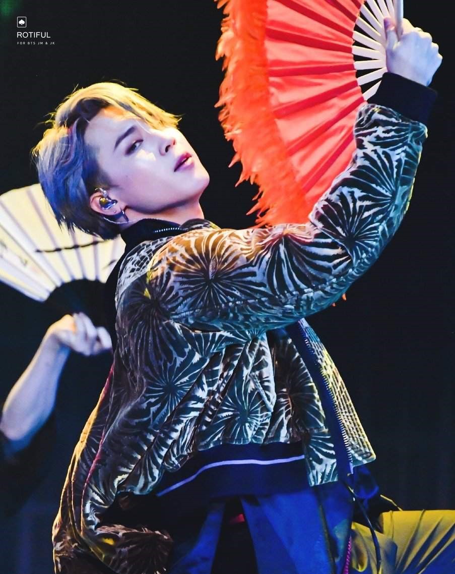 PJM_data's tweet photo. Oh My News -  Meet BTS Before they bloomed | Jimin - "Blessing in Disguise"

Jimin, who leads the group's popularity, as he was before debut: determined, passionate, full of ideas and already successful.

Please enjoy this full transcript. 💛 https://t.co/HdEiE25bfC