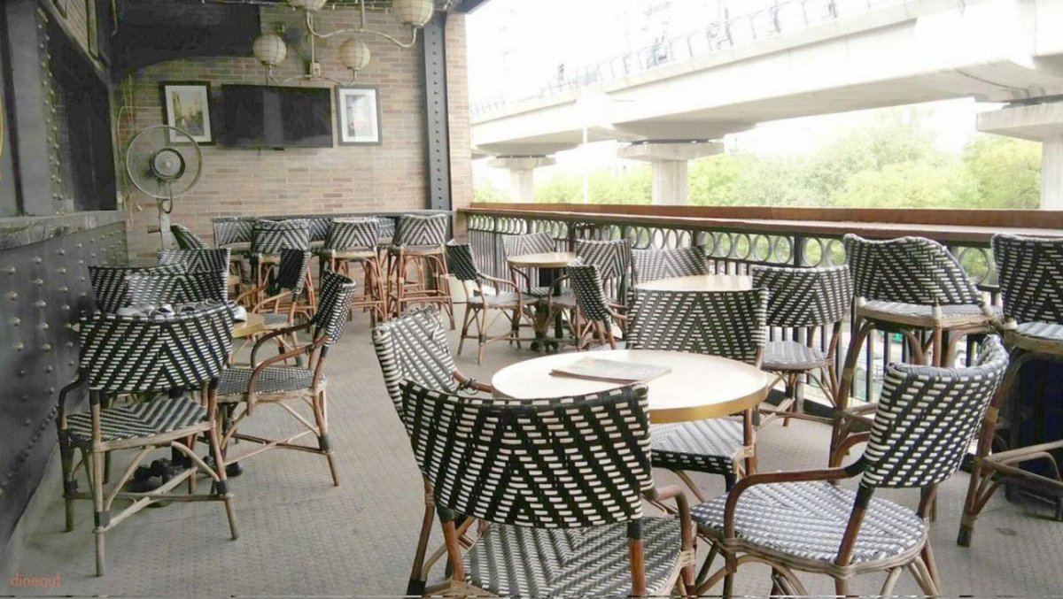 TipplingStreet's tweet photo. Here's the first look of our brand new renovated balcony sitting here. Come down with your loved ones and spend some quality time with this beautiful ambience only at Tippling Street!✨
Book your seats through Zomato : https://t.co/kTnWkHRn7D https://t.co/NQUZuxh4Ae