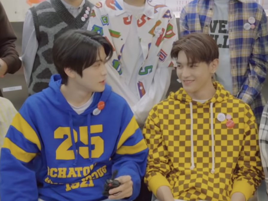 Jaeyongbase's tweet photo. -JYS
DUT JAEYONG DUT LIATTT TATAP"ANNN https://t.co/xXyQmuXrI0