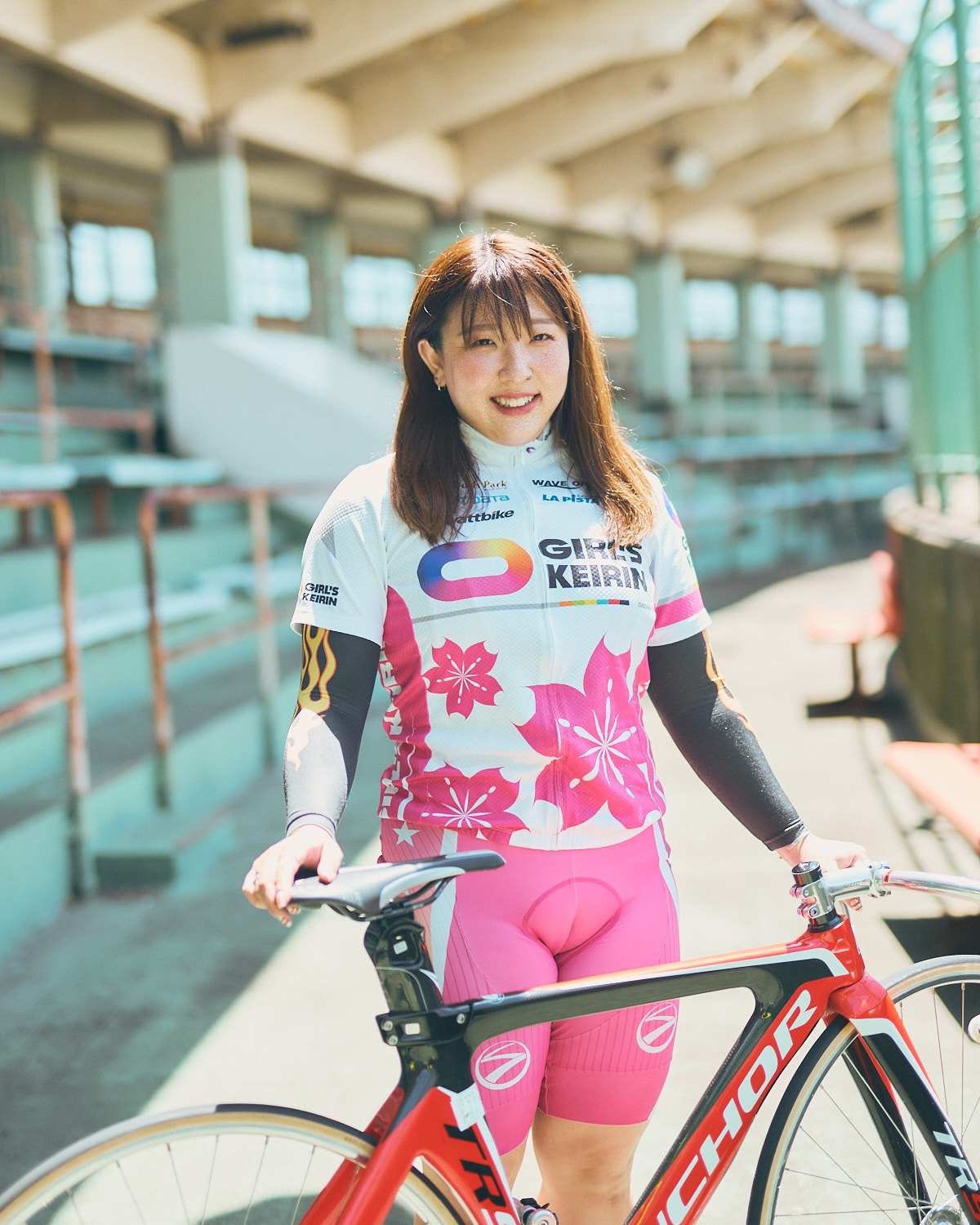 鈴木彩夏 Ayaka Suzuki Twitter