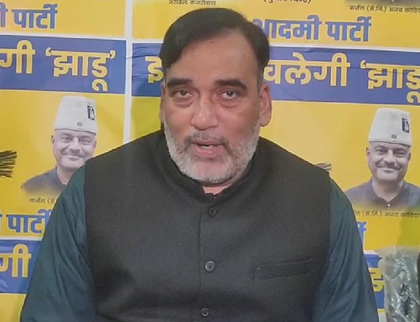 AapKaGopalRai's tweet photo. नववर्ष में 'नवपरिवर्तन' कर उत्तराखंड लेगा नवनिर्माण का संकल्प।

आगामी 3 जनवरी को देहरादून परेड ग्राउंड में राष्ट्रीय संयोजक श्री @ArvindKejriwal जी करेंगे 'नवपरिवर्तन रैली'। https://t.co/oSGyHYatdk