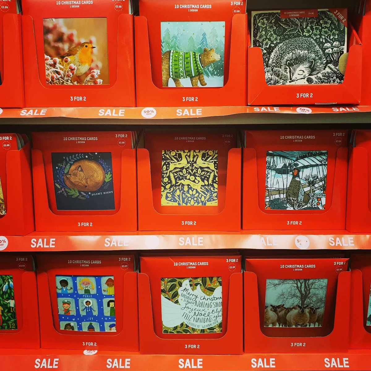 oxfam_harpenden's tweet photo. The #Oxfam #Books #Harpenden sale is now on!
Come down to 5, Harding Parade to pick up a bargain on a fantastic range of #SourcedByOxfam products including #ChristmasCards & #notelets, #giftbags & #giftbooks, #candles & #MatchboxGames plus selected #Moomin merchandise. https://t.co/XNHwk34lS8