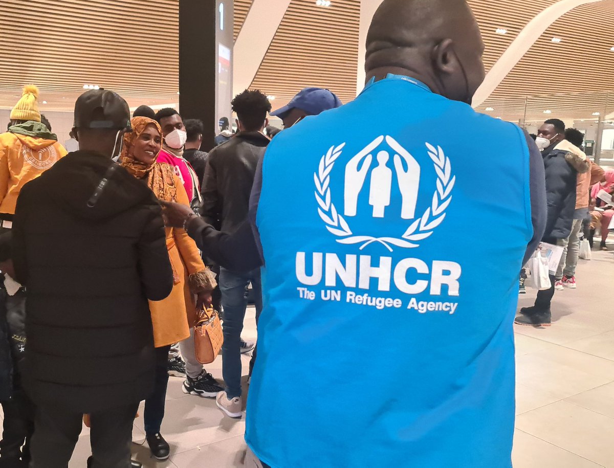 UNHCRNiger's tweet photo. ✈️ #Niger 🇳🇪 Un avion transportant 177 demandeurs d'asile a atterri à #Niamey ds la journée de mercredi 🙏

C'est le 2e vol d'évacuation vers le Niger depuis le vol de novembre, qui, après plus d'1 an de suspension, marquait la reprise des vols de sauvetage hors de # Libye.
👇 https://t.co/9QzsuzAlH0