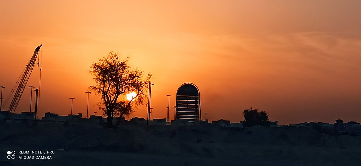 Halz27444193's tweet photo. @khaleejtimes Beautiful sky during early winter mornings #Dubai #AlKhail https://t.co/UbkO1wzL8k