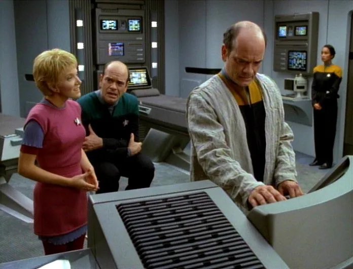 docoho's tweet image. It’s our second Voyager episode of Untitled Star Trek Project and we’ve lucked out on a Robert Picardo episode. Plus a ton of technobabble. It’s The Swarm &amp;amp; @nathanbottomley &amp;amp; @docoho are having a blast. 

podcasts.apple.com/gb/podcast/unt…