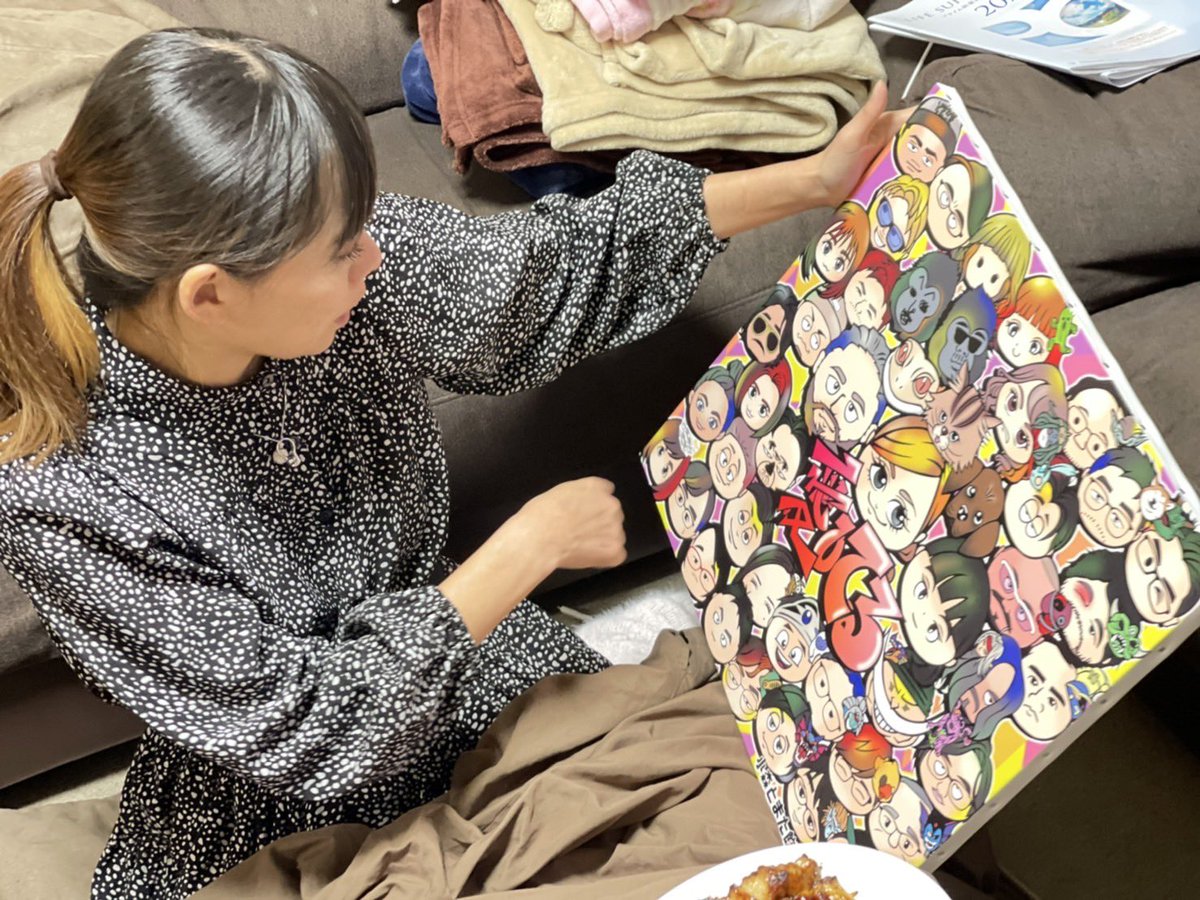 Saya09180579's tweet photo. 先日、沢山の仲間からサプライズプレゼント頂きました🌺
思い出すと泣いちゃう🥺

色々とアクシデントもありましたが、
年末年始は自宅で過ごす事が出来そうです😎✨

2021年
しんどい事も沢山あったけど、嬉しい事の方が多かった😊

また飲み隊の皆、
気にかけて下さる沢山の方々

来年も愛してる！！ https://t.co/tFccxbHY4Q