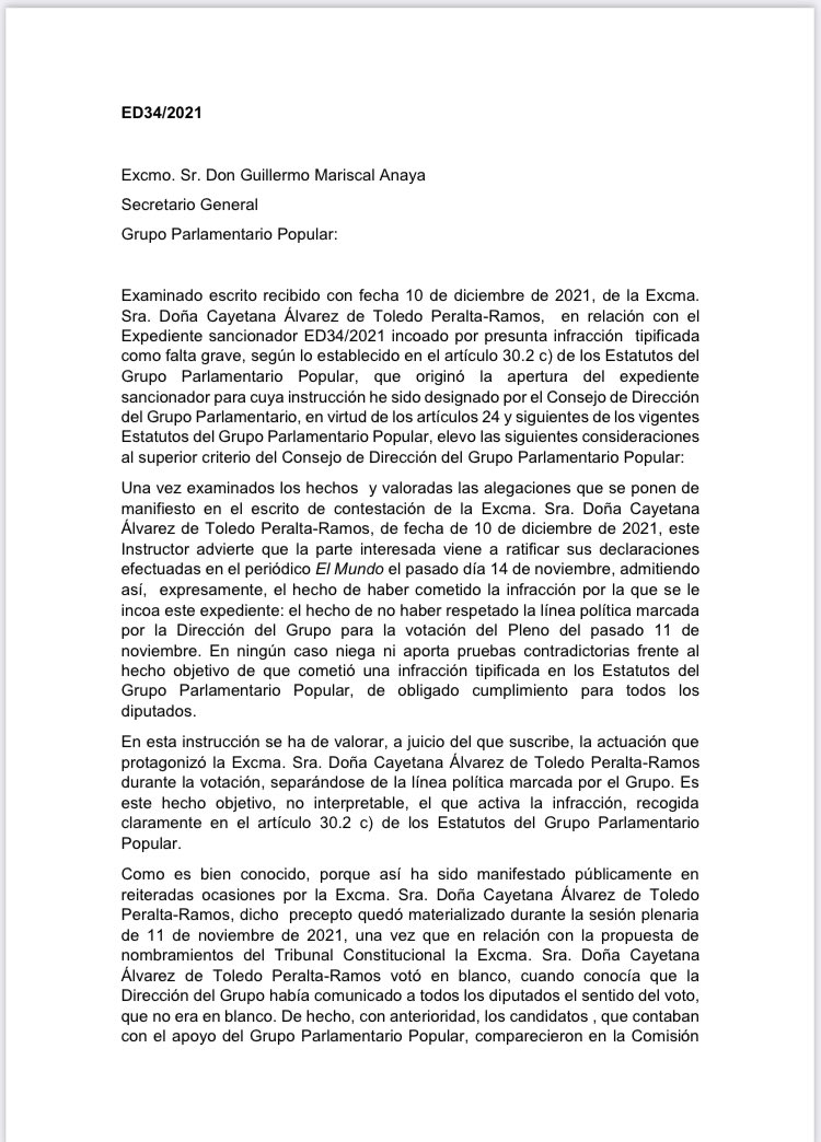 cayetanaAT's tweet photo. Ayer, 30 de diciembre, a las diez y media de la noche, recibí estos documentos en los que se me exige una «Aportación extraordinaria» a las finanzas del PP.

Presentaré recurso. https://t.co/FNwoHqAMMz