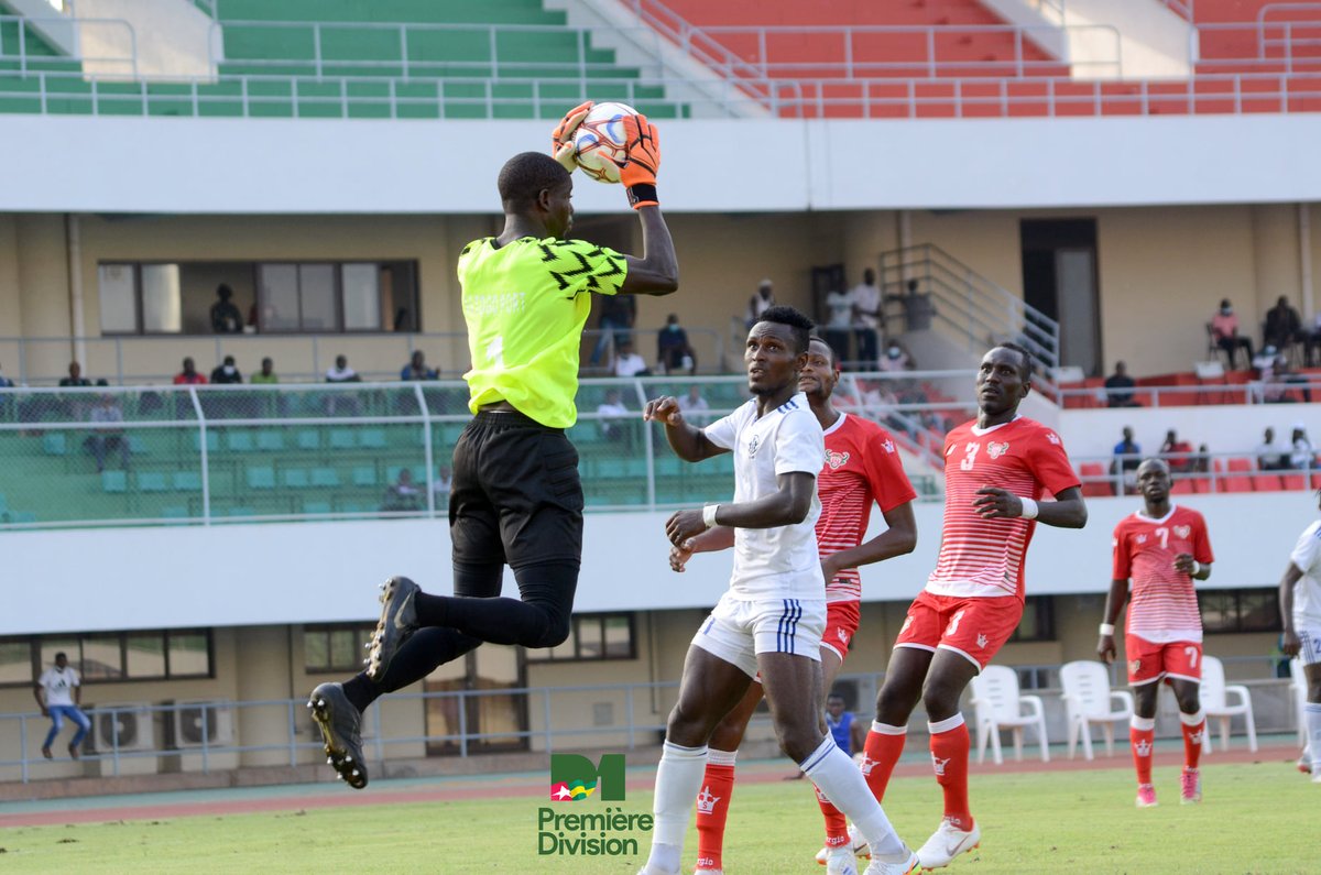 portdelome's tweet photo. #Football : Match nul ; 2 buts partout entre l'AS TOGO PORT et GOMIDO FC de Kpalimé hier au stade de kégué.
Le club portuaire conserve ainsi sa position de deuxième derrière DYTO FC après la 6ᵉ journée du championnat Togolais de première division (D1).
#sport #astogoport https://t.co/nZwERJHjsE