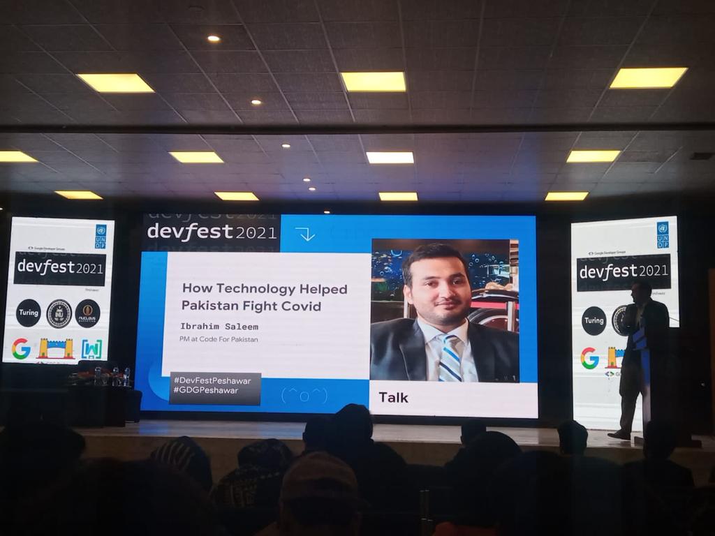 CodeforPakistan's tweet photo. @_ibraheemSaleem (KP Fellowship Program Manager) spoke at the DevFest Peshawar '21 on 𝗛𝗼𝘄 𝗧𝗲𝗰𝗵𝗻𝗼𝗹𝗼𝗴𝘆 𝗛𝗲𝗹𝗽𝗲𝗱 𝗣𝗮𝗸𝗶𝘀𝘁𝗮𝗻’𝘀 𝗙𝗶𝗴𝗵𝘁 𝗔𝗴𝗮𝗶𝗻𝘀𝘁 𝗖𝗼𝘃𝗶𝗱, a case study from the KP fellowship program.

#DevFest21 #Peshawar #Covid #Talk #community https://t.co/kpmnnkCZc3