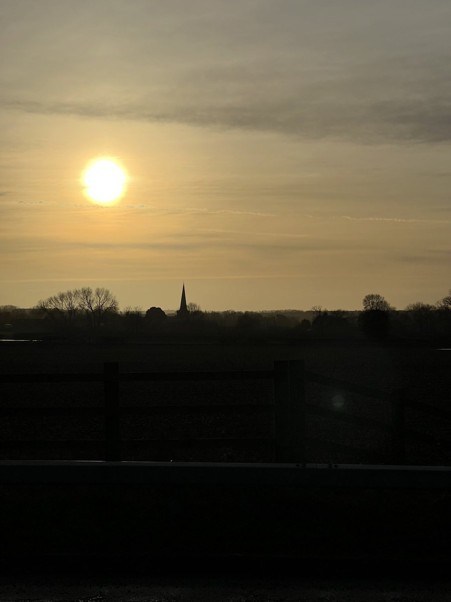 OneManAndHisCa2's tweet photo. Sunset over Derbyshire #sunset #sunsetphotography #landscapephotography #landscape #photography #iPhone13Pro #iphone13prophotography #stream #photographer #iPhone https://t.co/B79jHgyoeE