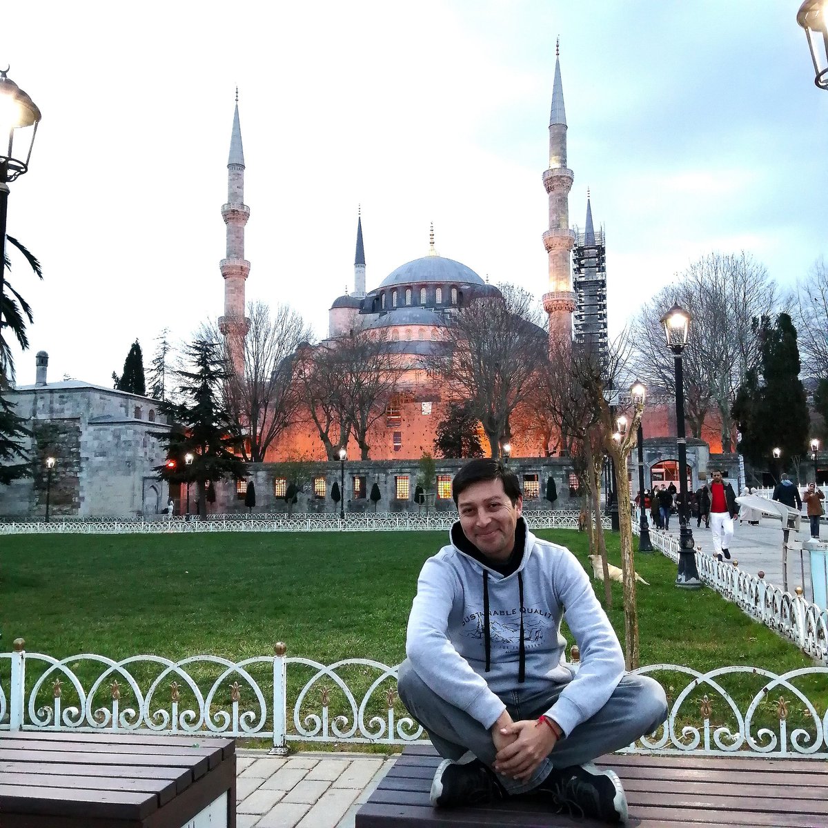 Dj__Alexander's tweet photo. Saludos mis amigos de #meganoticiasamanece  desde Estambul, Turquía ya preparando el festejo de Año Nuevo con 6 horas por adelantado https://t.co/y8hotoshsg